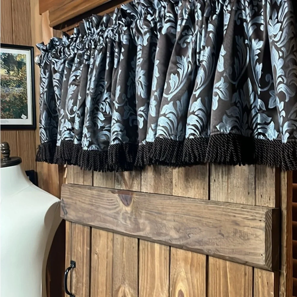 Domestications valances 19”